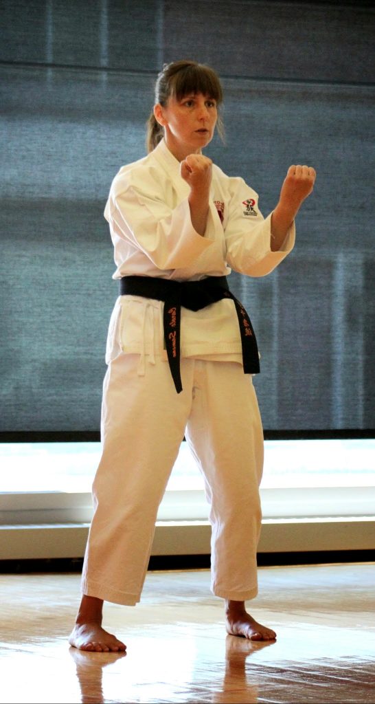 Dojo Kazoku Sherbrooke : Senseï Carole Samson, instructrice, karaté et kobujutsu